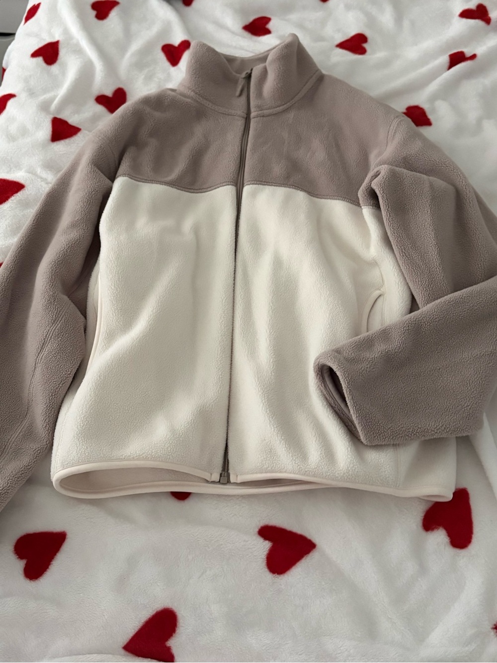 Soft Uniqlo fleece material sweater/zip up jacket